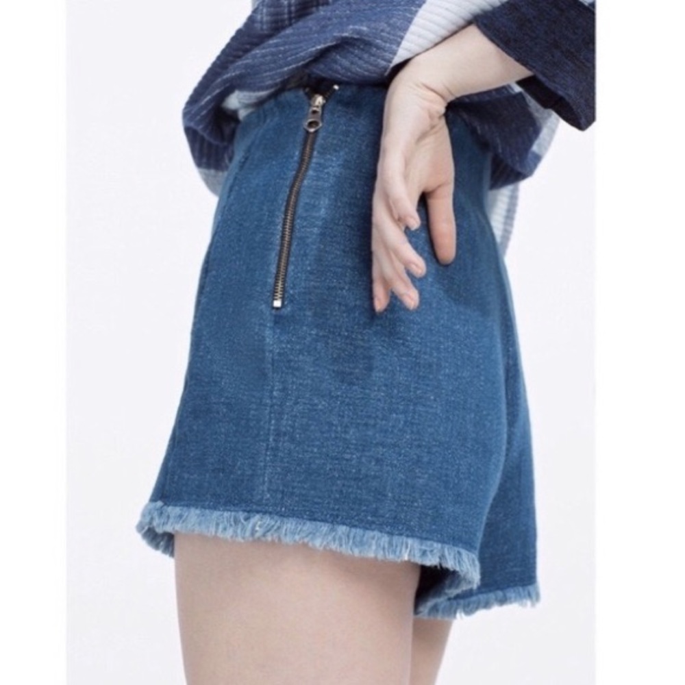 Zara High Rise Denim Shorts Raw Frayed Hem Retro